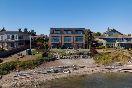 #1-2525 Rothesay Ave, Sidney, BC 