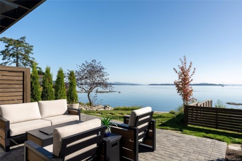 #1-2525 Rothesay Ave, Sidney, BC 