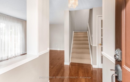 1-6650 Falconer Drive, Mississauga, ON 