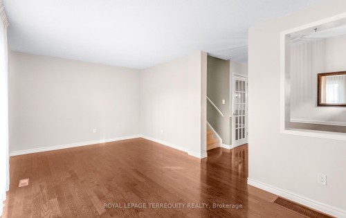 1-6650 Falconer Drive, Mississauga, ON 