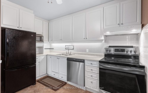 1-6650 Falconer Drive, Mississauga, ON 