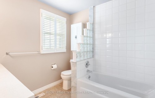 1-6650 Falconer Drive, Mississauga, ON 