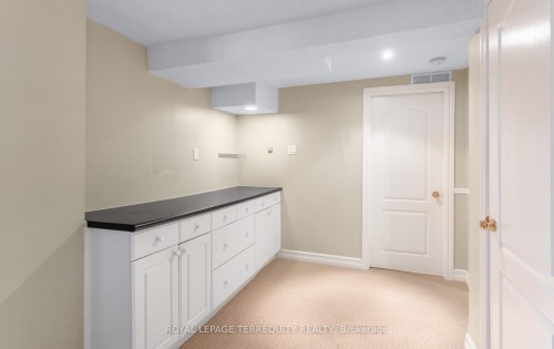 1-6650 Falconer Drive, Mississauga, ON 