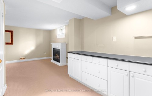 1-6650 Falconer Drive, Mississauga, ON 