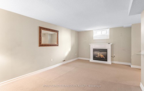1-6650 Falconer Drive, Mississauga, ON 