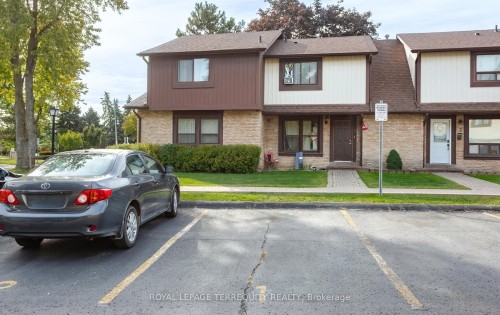 1-6650 Falconer Drive, Mississauga, ON 