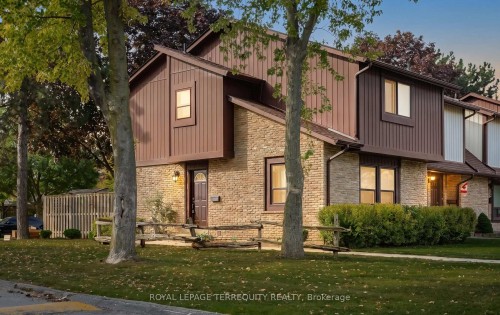 1-6650 Falconer Drive, Mississauga, ON 