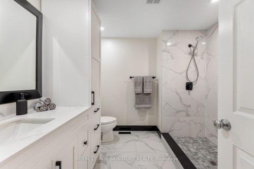 2053 Blue Ridge Crescent, Pickering, ON 