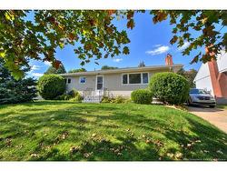 35 Vine Moncton, NB E1E 1K1