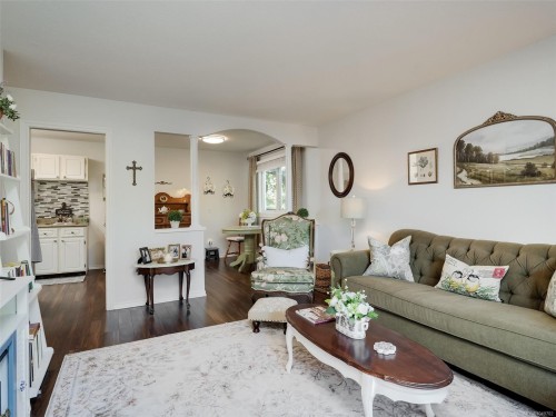 #201-1215 Bay St, Victoria, BC 