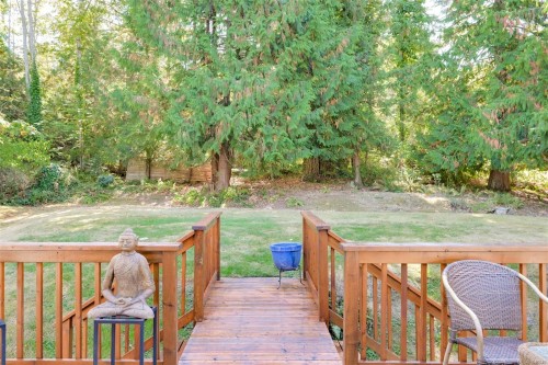 1215 Cloake Hill Rd, North Saanich, BC 