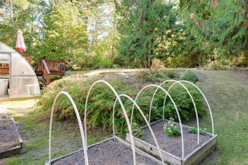 1215 Cloake Hill Rd, North Saanich, BC 