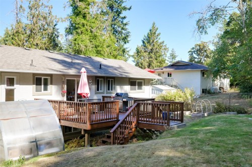 1215 Cloake Hill Rd, North Saanich, BC 