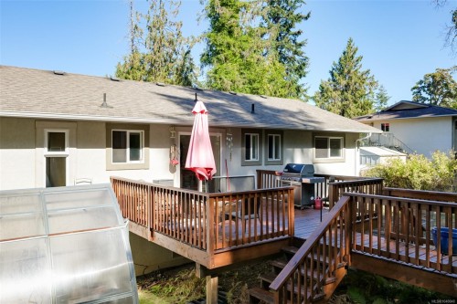 1215 Cloake Hill Rd, North Saanich, BC 