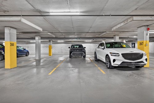 Garage - 307-1431 Av. De La Gare, Mascouche, QC 