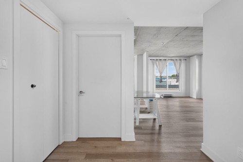 Passageway - 307-1431 Av. De La Gare, Mascouche, QC 