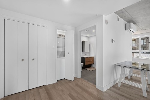 Passageway - 307-1431 Av. De La Gare, Mascouche, QC 