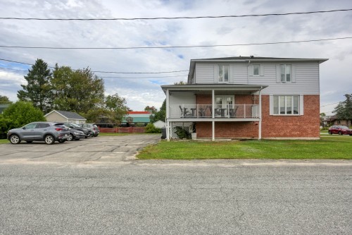 Parking - 611 207E Avenue, Shawinigan, QC 