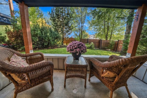 #213-930 Braidwood Rd, Courtenay, BC 