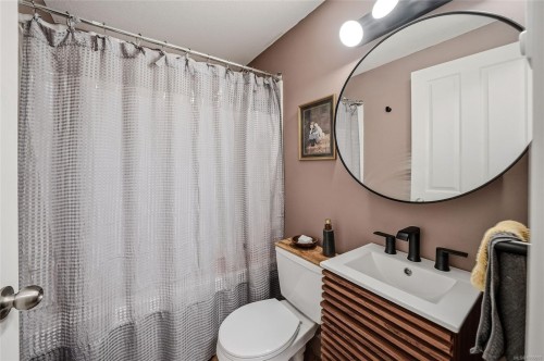 #213-930 Braidwood Rd, Courtenay, BC 