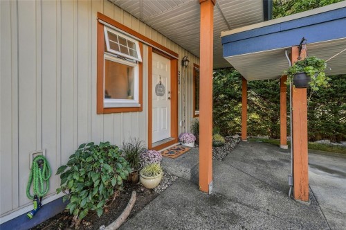 #213-930 Braidwood Rd, Courtenay, BC 