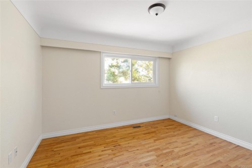 1055 Clarke Rd, Central Saanich, BC 