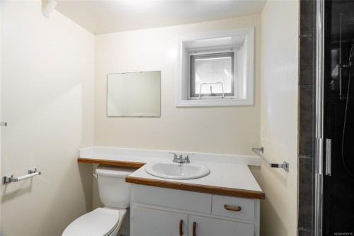 1055 Clarke Rd, Central Saanich, BC 