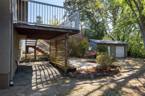 1055 Clarke Rd, Central Saanich, BC 