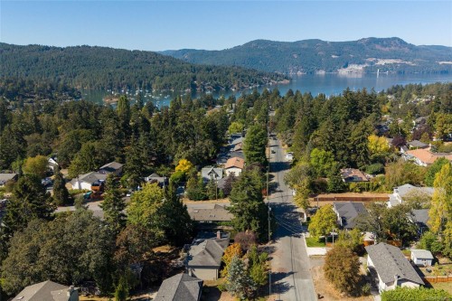 1055 Clarke Rd, Central Saanich, BC 