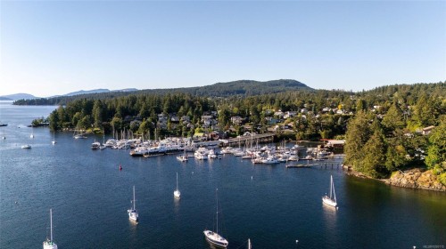1055 Clarke Rd, Central Saanich, BC 