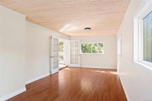 1055 Clarke Rd, Central Saanich, BC 