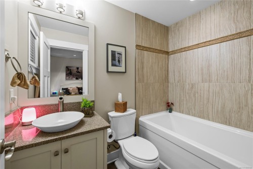 #62-5251 Island Hwy West, Qualicum Beach, BC 
