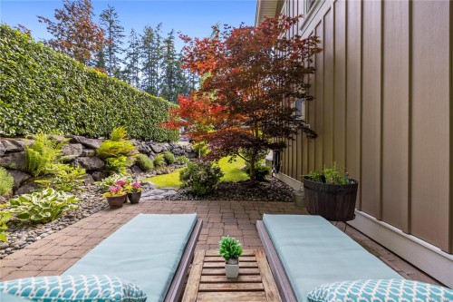 #62-5251 Island Hwy West, Qualicum Beach, BC 