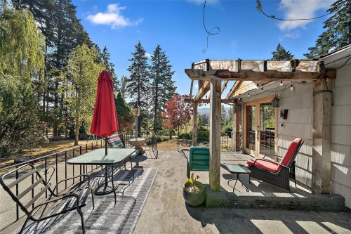 675 Kilmalu Rd, Mill Bay, BC 