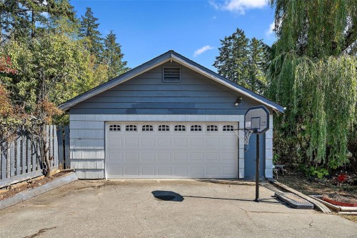 675 Kilmalu Rd, Mill Bay, BC 