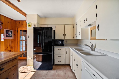 675 Kilmalu Rd, Mill Bay, BC 