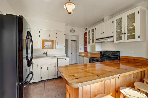 675 Kilmalu Rd, Mill Bay, BC 