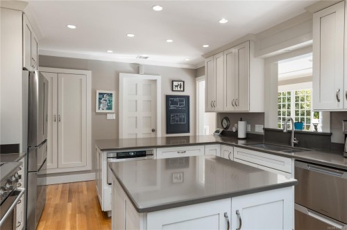 1030 St. Charles St, Victoria, BC 