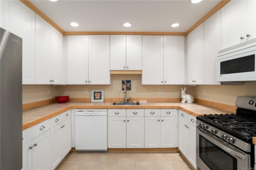 1030 St. Charles St, Victoria, BC 