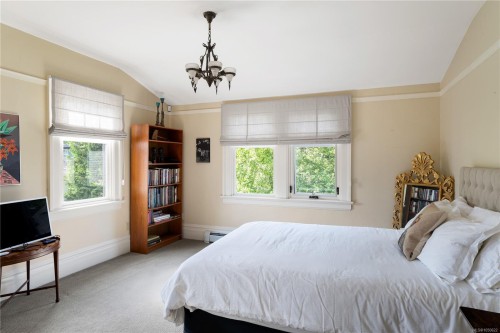 1030 St. Charles St, Victoria, BC 