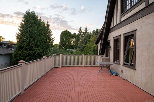 1030 St. Charles St, Victoria, BC 
