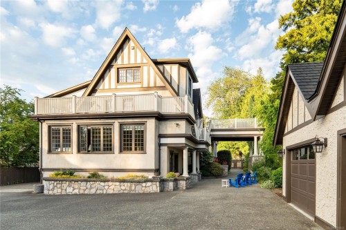 1030 St. Charles St, Victoria, BC 