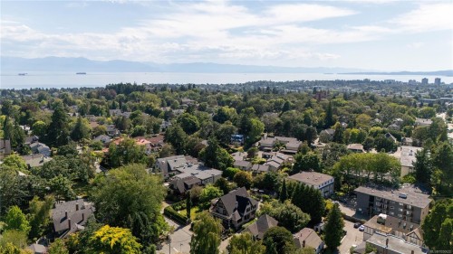 1030 St. Charles St, Victoria, BC 