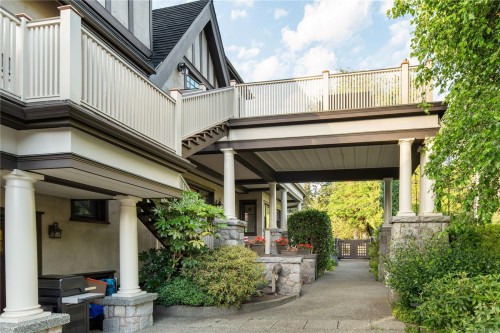 1030 St. Charles St, Victoria, BC 