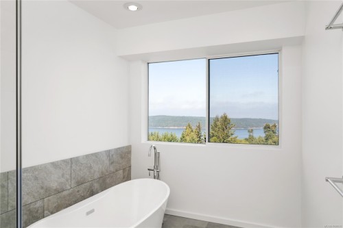 8108 Southwind Dr, Lantzville, BC 