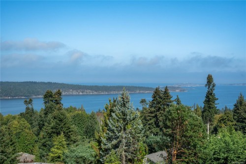 8108 Southwind Dr, Lantzville, BC 