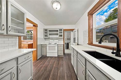 40 Hart Ave, Winnipeg, MB 