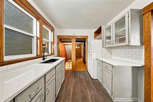 40 Hart Ave, Winnipeg, MB 
