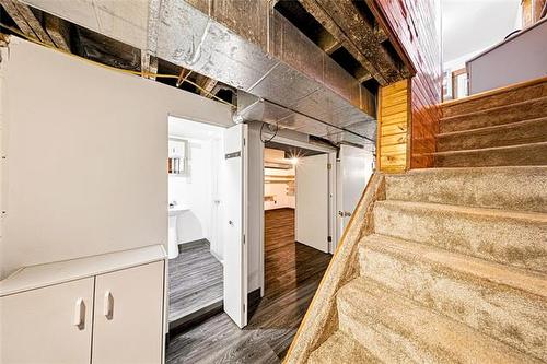 40 Hart Ave, Winnipeg, MB 