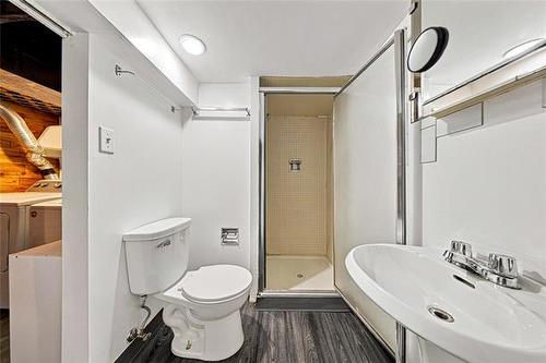 40 Hart Ave, Winnipeg, MB 